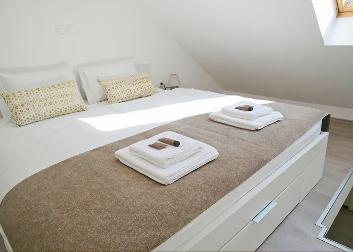 Hisa Pod Gradom * לובליאנה