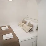 شقة Hisa Pod Gradom