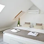 Hisa Pod Gradom