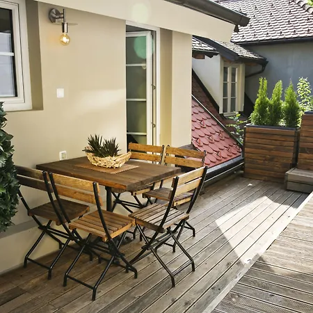 Hisa Pod Gradom * Laibach