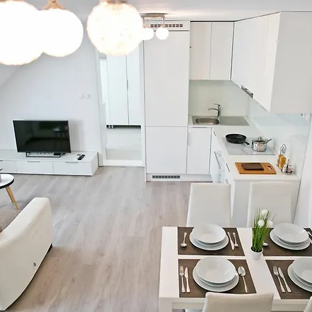 Hisa Pod Gradom * לובליאנה