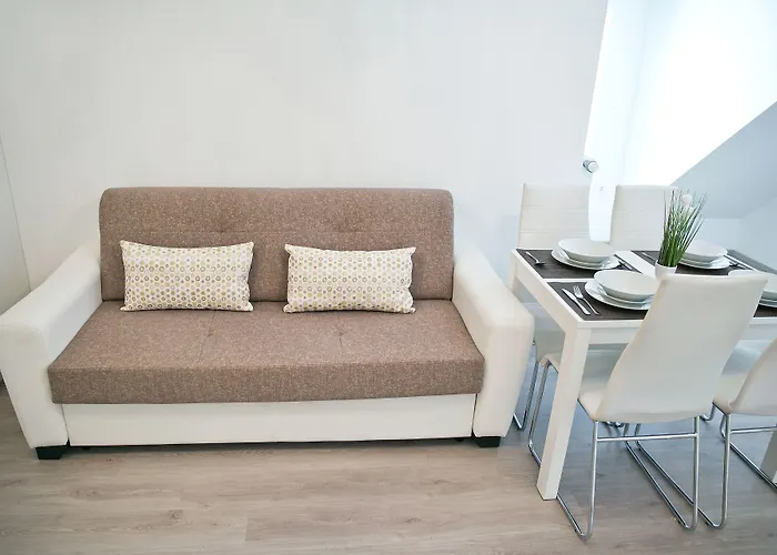 Hisa Pod Gradom * Ljubljana